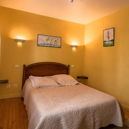 Gite Vernines, 8 Pieces, 15 Personnes - Fr-1-630-244 Σπίτι διακοπών *